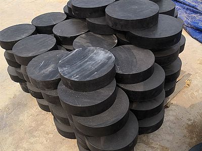 玉林板式橡胶支座由若干层橡胶片与薄钢板经加压硫化